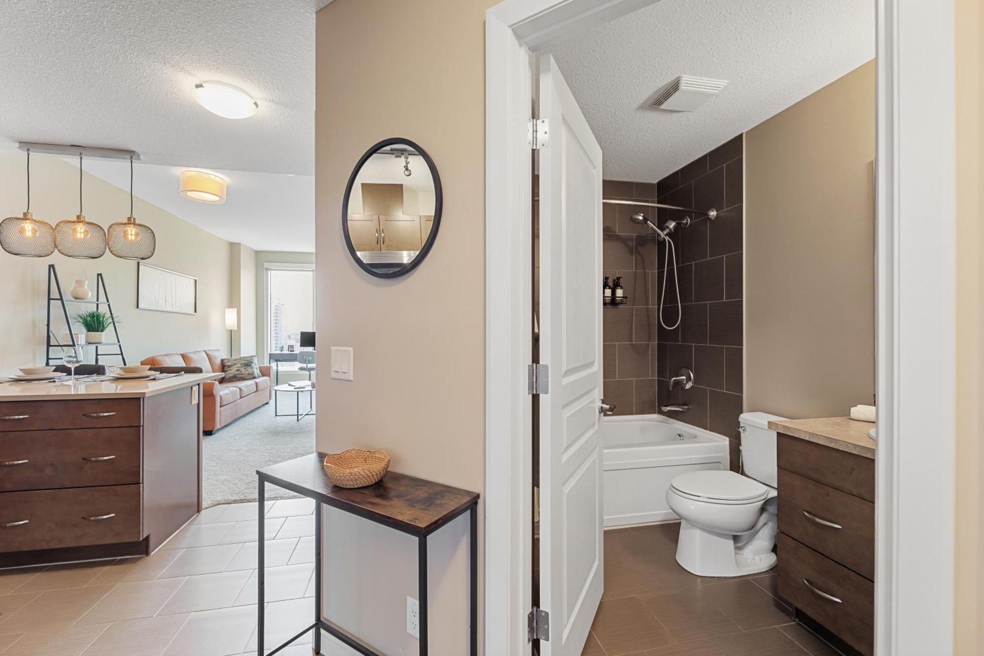 Heart Of Downtown Calgary Spacious Luxury Condo With Stunning Views And Premium Amenities Exterior foto