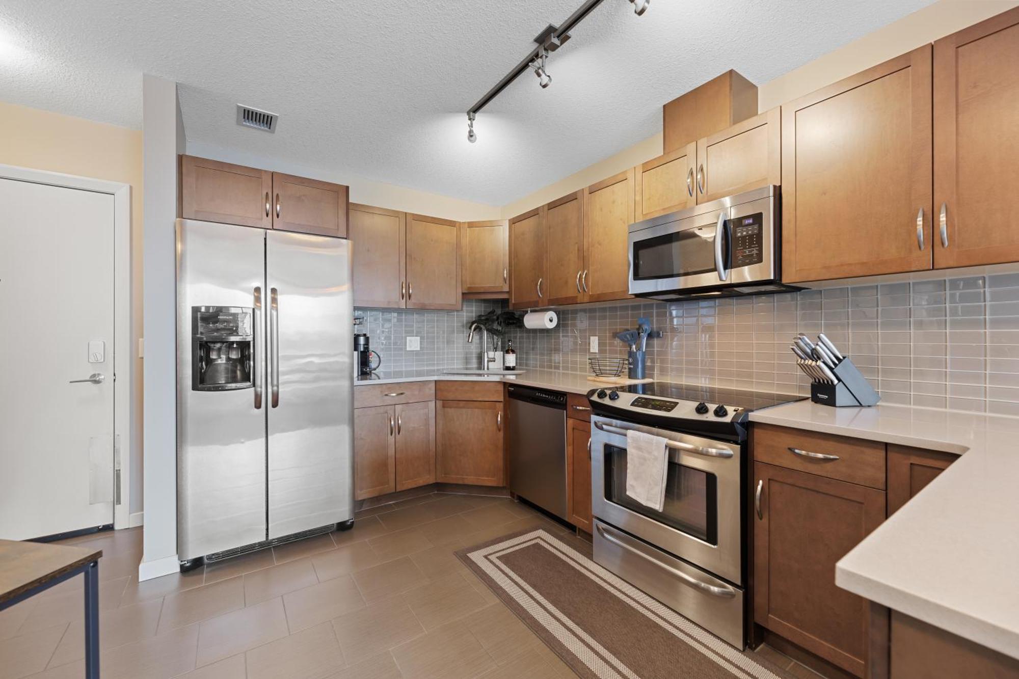 Heart Of Downtown Calgary Spacious Luxury Condo With Stunning Views And Premium Amenities Exterior foto