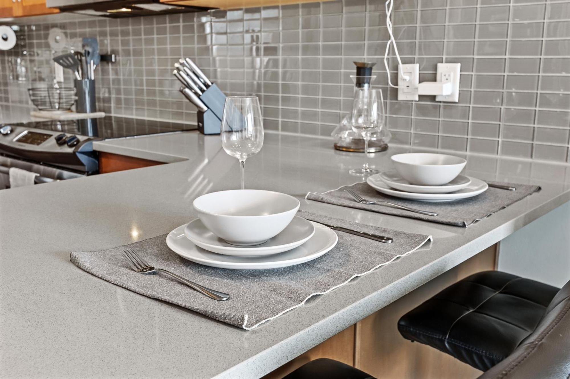 Heart Of Downtown Calgary Spacious Luxury Condo With Stunning Views And Premium Amenities Exterior foto